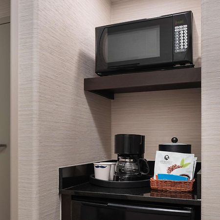 Hampton Inn Лавленд Экстерьер фото