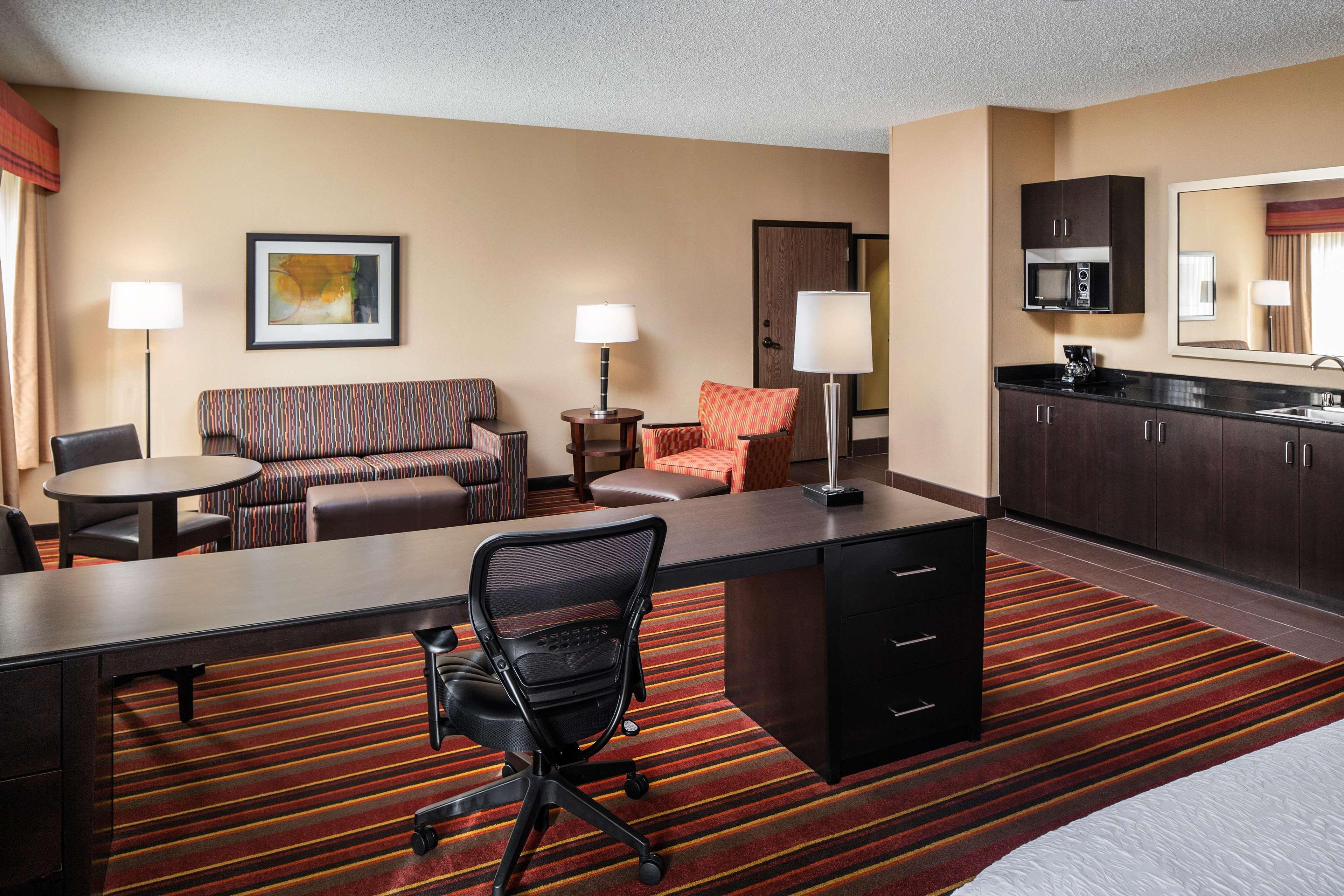 Hampton Inn Лавленд Экстерьер фото