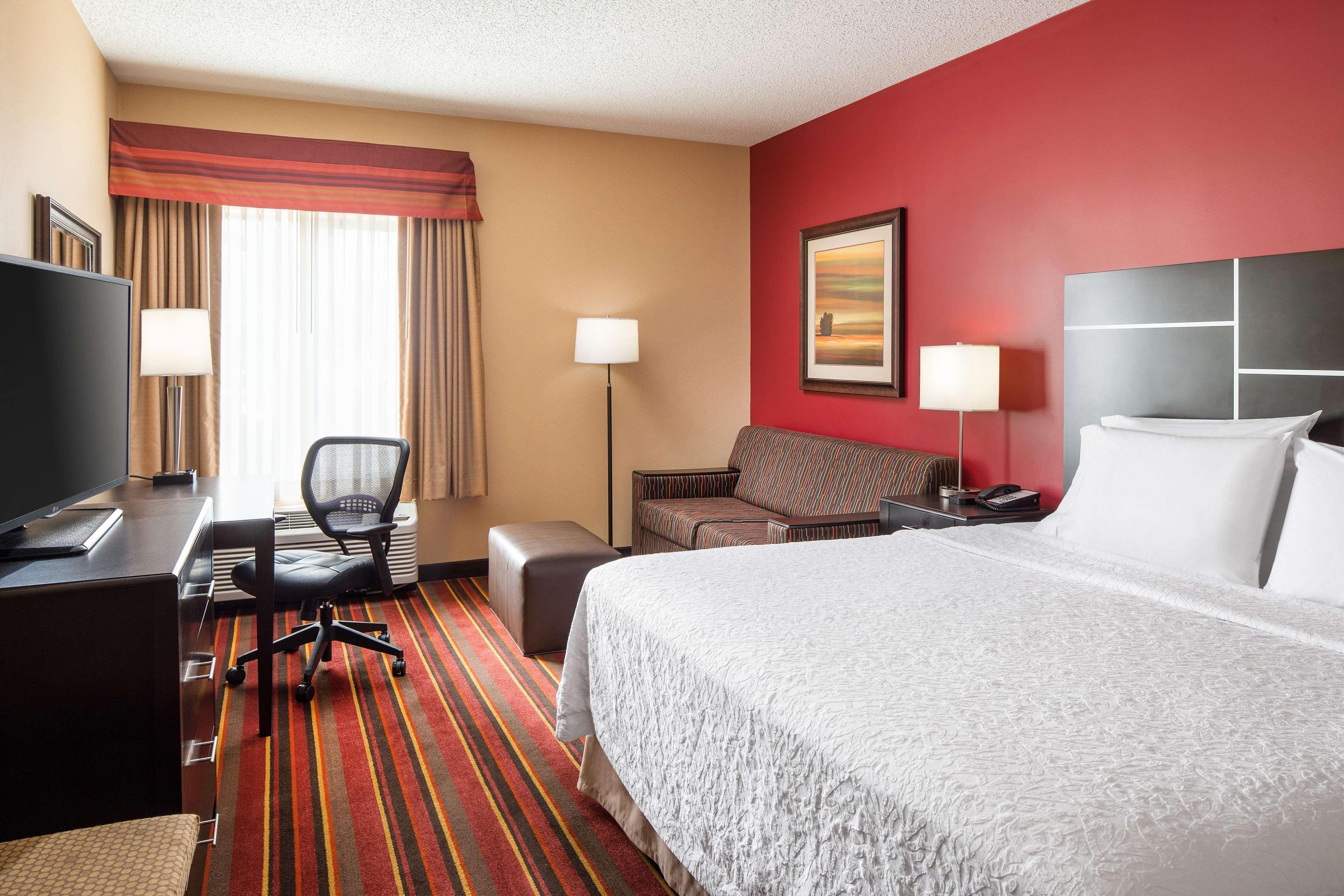 Hampton Inn Лавленд Экстерьер фото