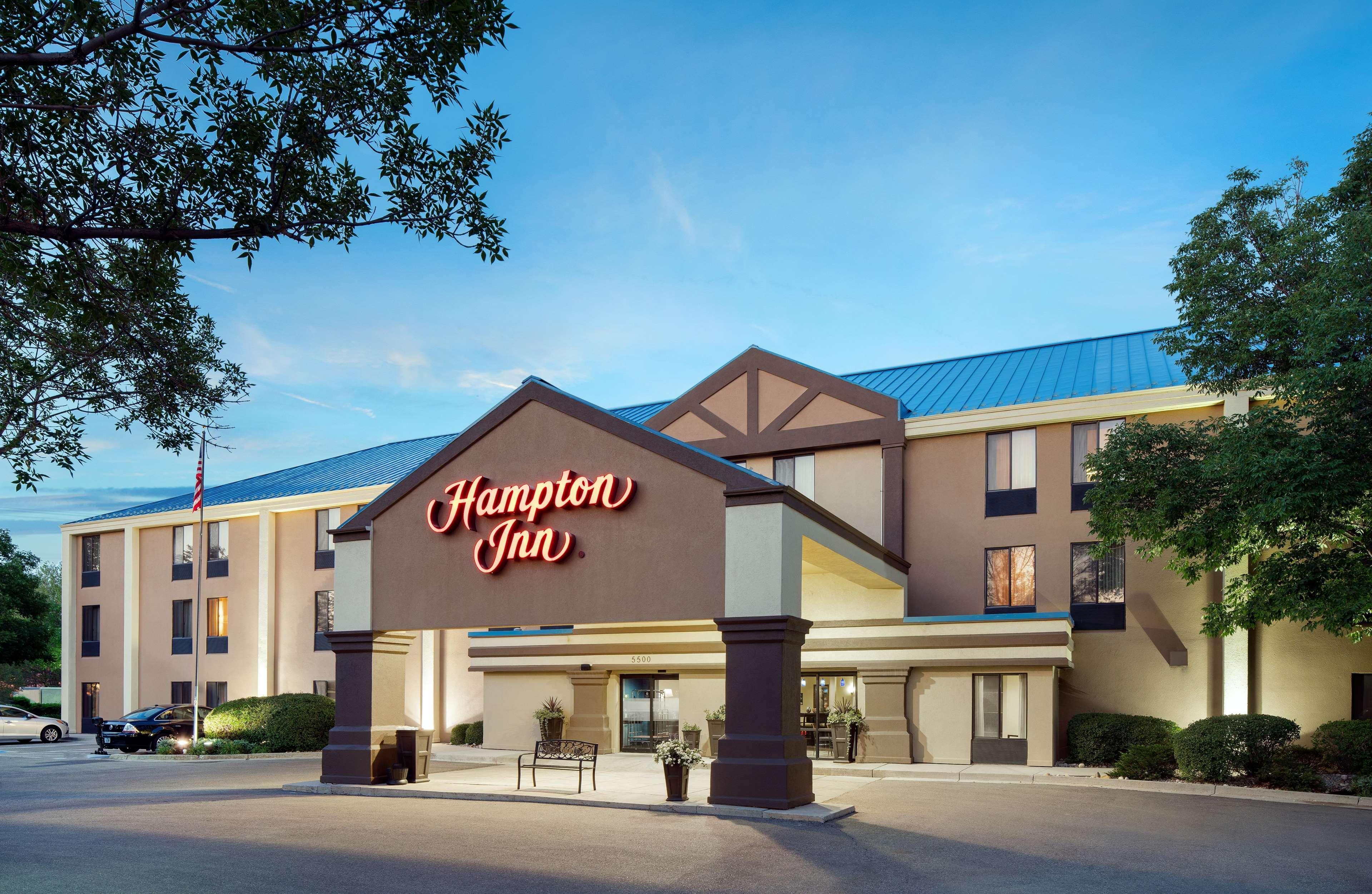 Hampton Inn Лавленд Экстерьер фото