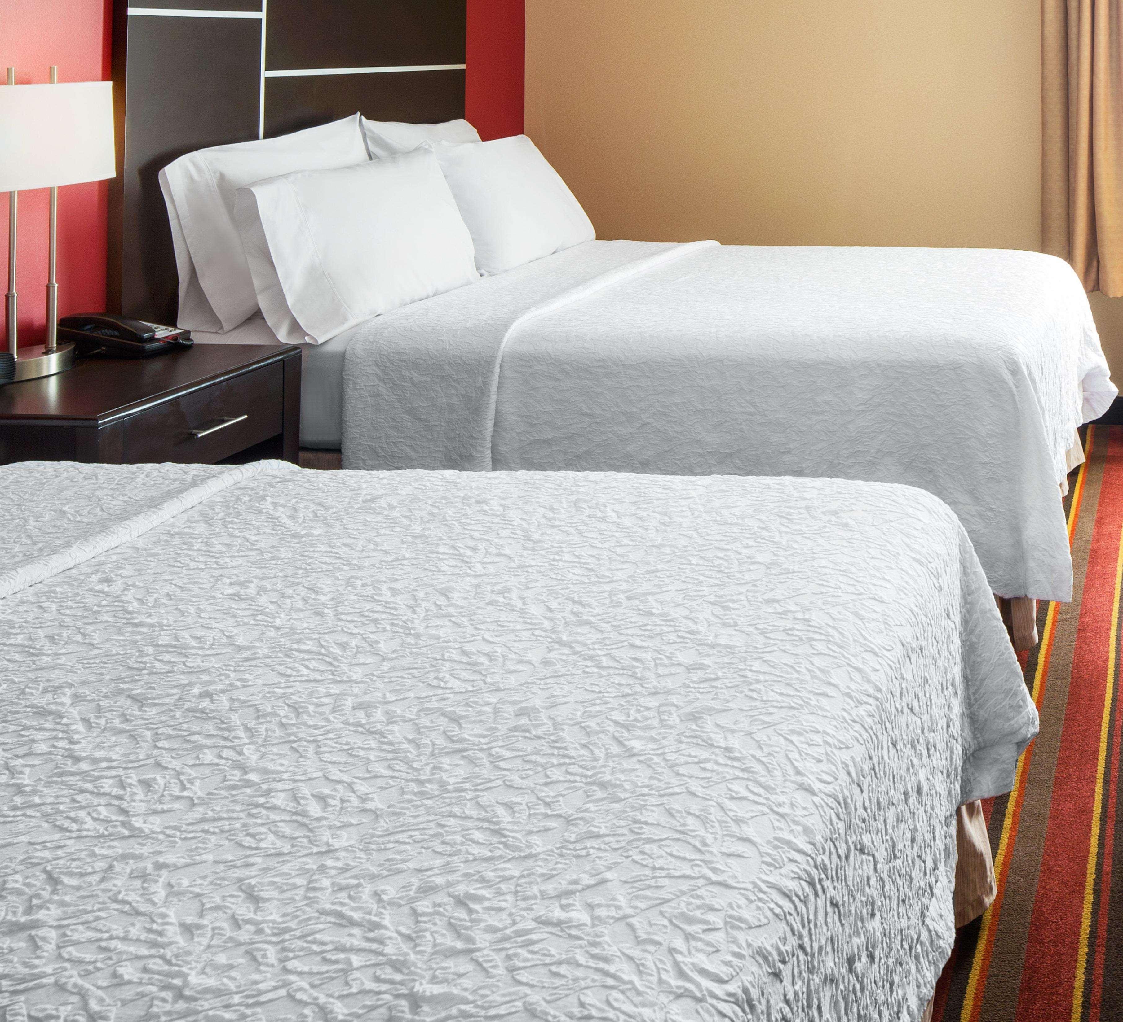 Hampton Inn Лавленд Экстерьер фото