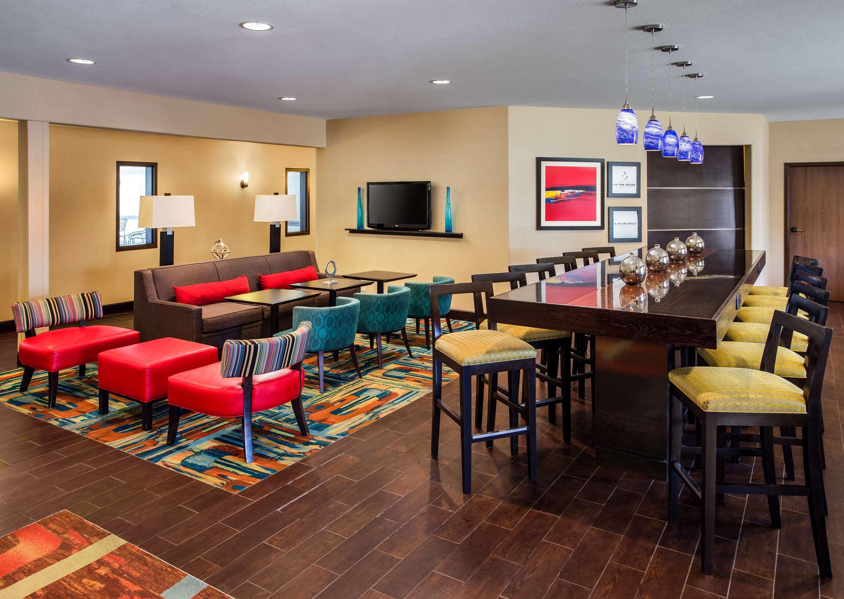 Hampton Inn Лавленд Экстерьер фото