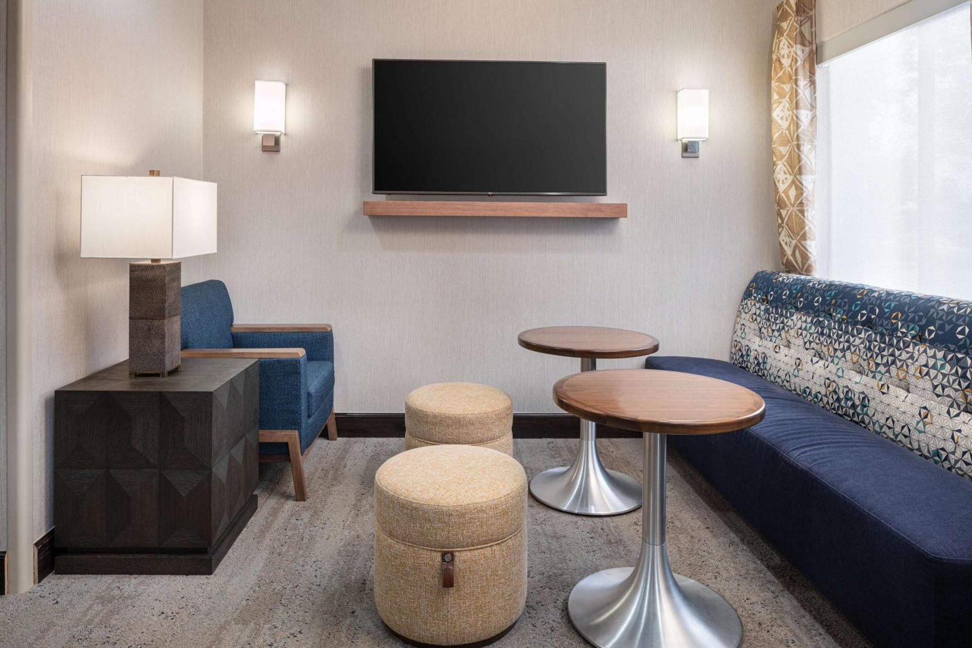 Hampton Inn Лавленд Экстерьер фото