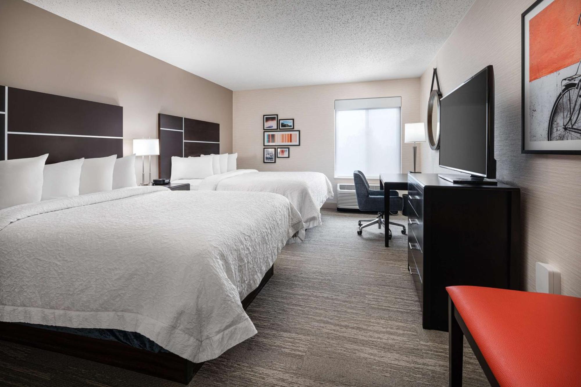 Hampton Inn Лавленд Экстерьер фото