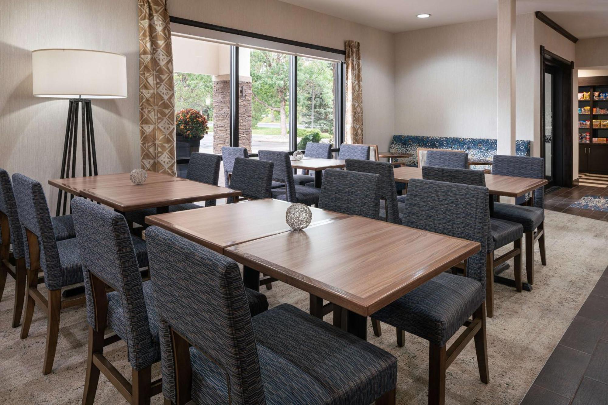 Hampton Inn Лавленд Экстерьер фото