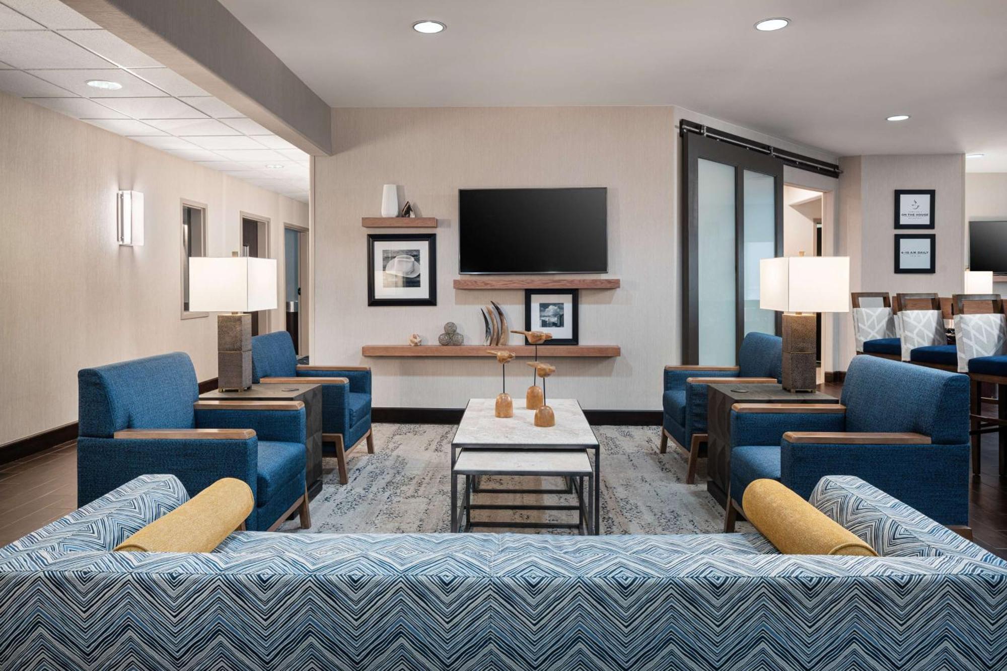 Hampton Inn Лавленд Экстерьер фото